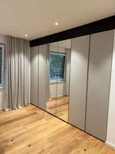 Kleiderschrank
