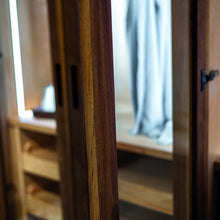 Ankleide/Kleiderschrank