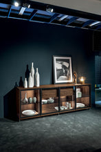 Sideboard mit Glastüren