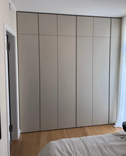 Kleiderschrank